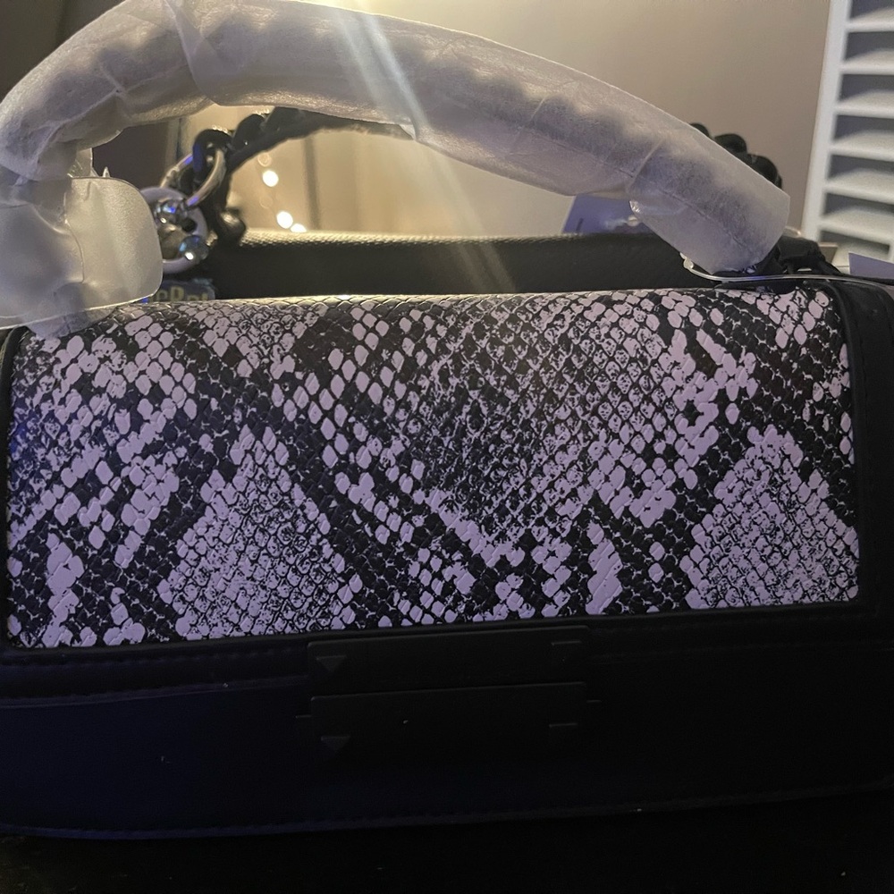 Stylish Black and White Snakeskin Women's Bag